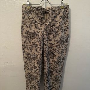 Vintage capri size 4 pants, worn pants, pixie pants for women petite